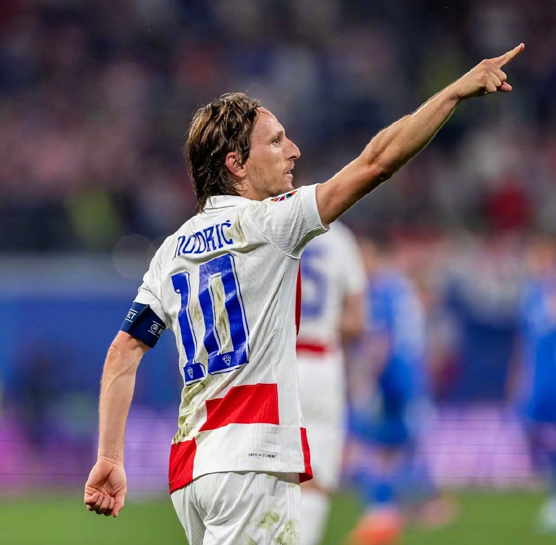 前门将教练：德赫亚在曼联表现稳定，奥纳纳身上看不到这点